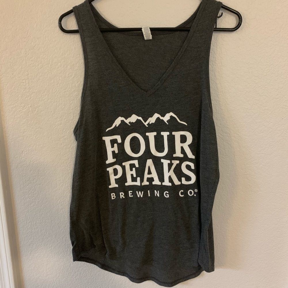 Four Peaks flowy V-Neck tank